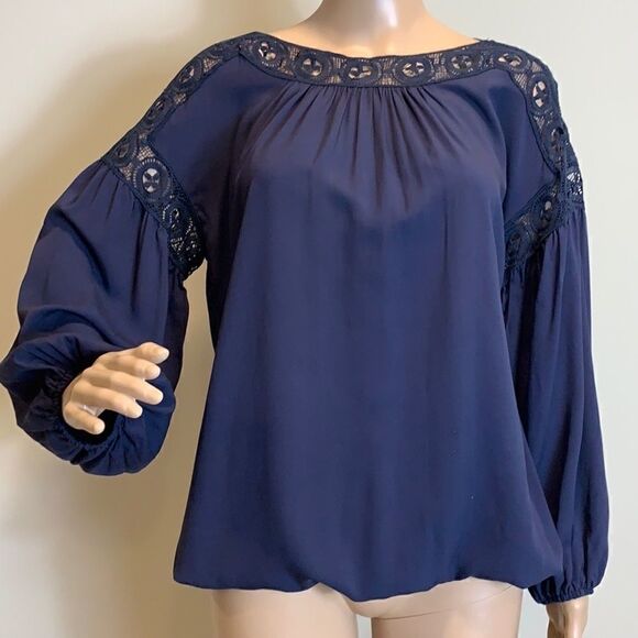 Max Studio Tops - Max Studio long puff sleeve lace detailing blouse top size M
